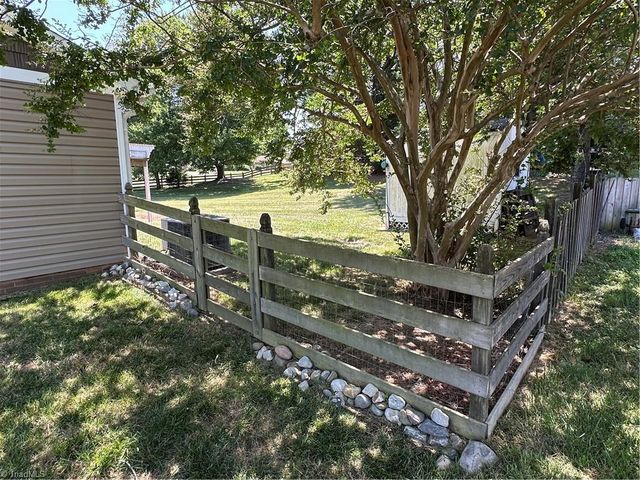 162 Rockford Road, Kernersville, NC 27284