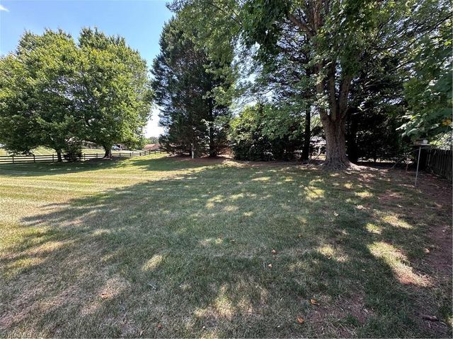 162 Rockford Road, Kernersville, NC 27284