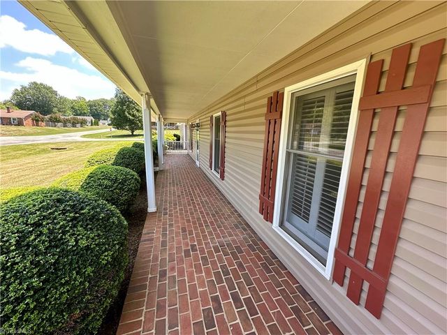 162 Rockford Road, Kernersville, NC 27284
