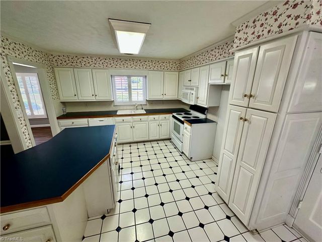 162 Rockford Road, Kernersville, NC 27284