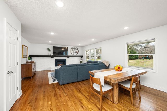 1900 Maryland Avenue N, Golden Valley, MN 55427