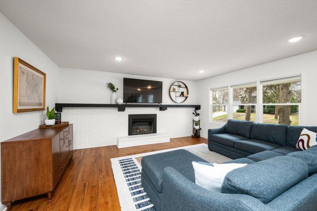 1900 Maryland Avenue N, Golden Valley, MN 55427