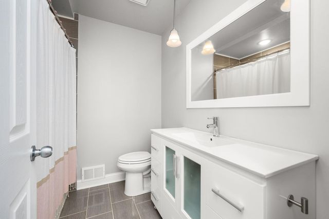 1900 Maryland Avenue N, Golden Valley, MN 55427