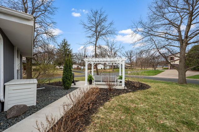 1900 Maryland Avenue N, Golden Valley, MN 55427