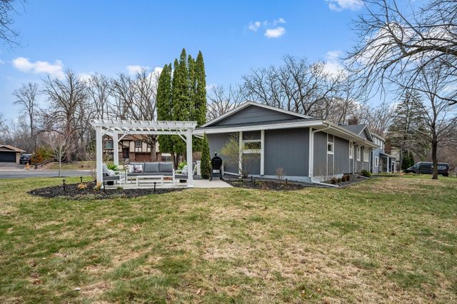 1900 Maryland Avenue N, Golden Valley, MN 55427