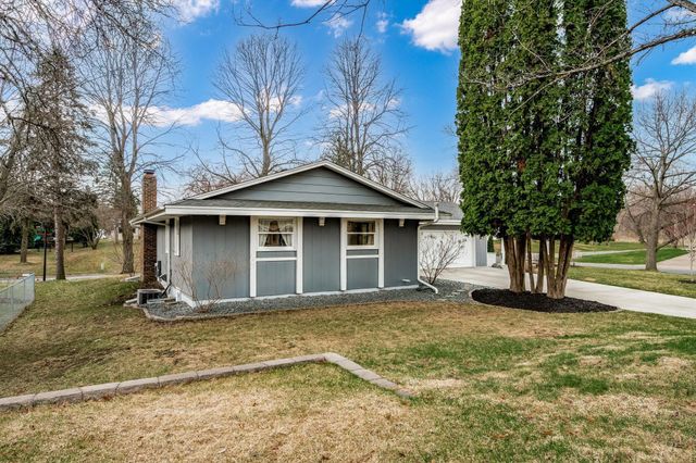 1900 Maryland Avenue N, Golden Valley, MN 55427