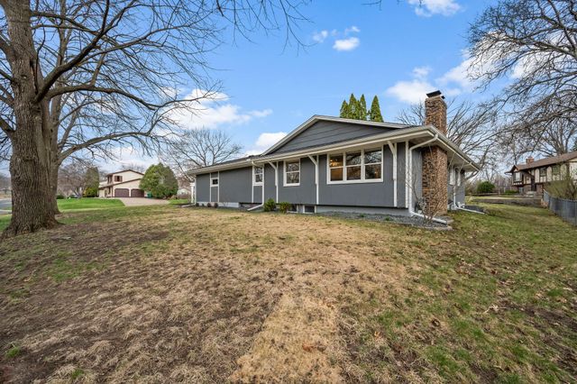 1900 Maryland Avenue N, Golden Valley, MN 55427