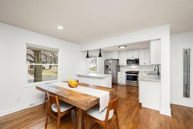 1900 Maryland Avenue N, Golden Valley, MN 55427