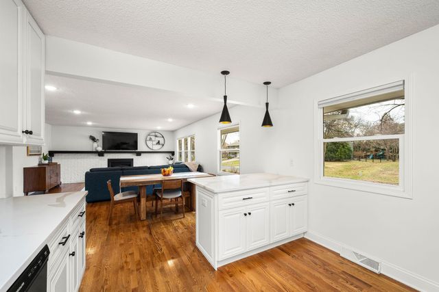 1900 Maryland Avenue N, Golden Valley, MN 55427