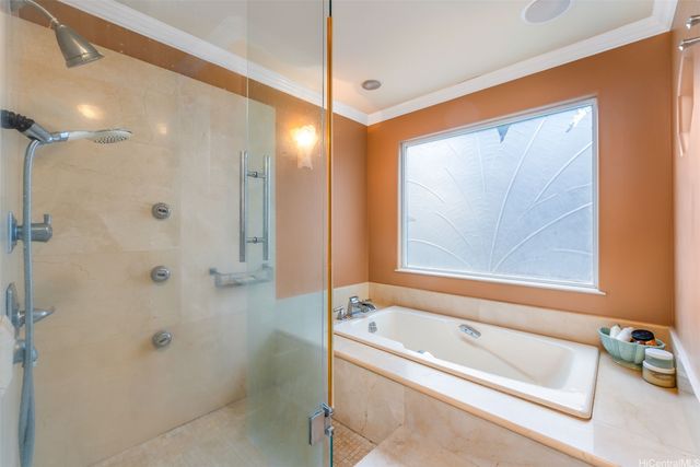 5201 Kuaiwi Place, Honolulu, HI 96821