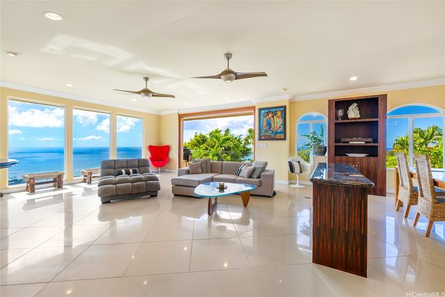 5201 Kuaiwi Place, Honolulu, HI 96821