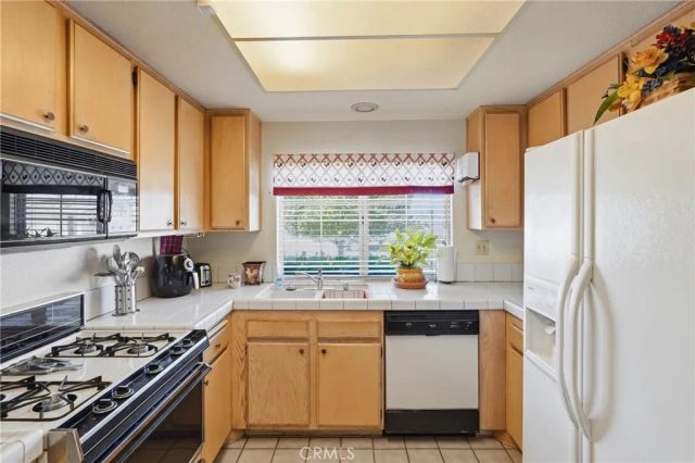 28042 CALLE VALLARTA, Menifee, CA 92585