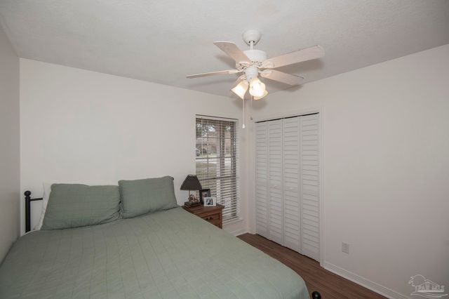 6940 Falcon Dr, Pensacola, FL 32526