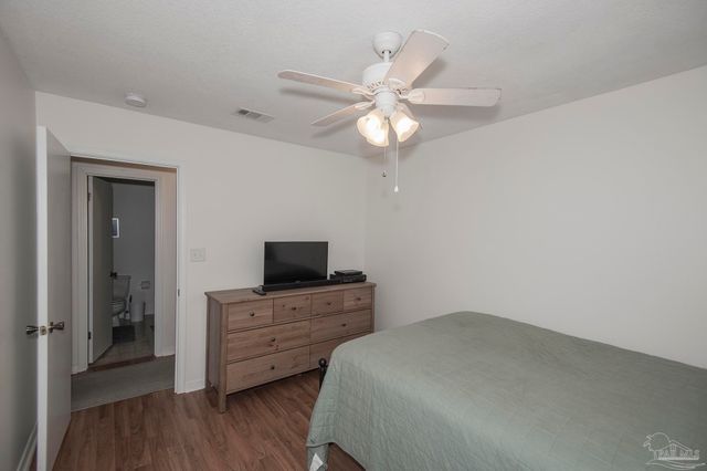 6940 Falcon Dr, Pensacola, FL 32526