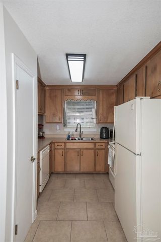 6940 Falcon Dr, Pensacola, FL 32526