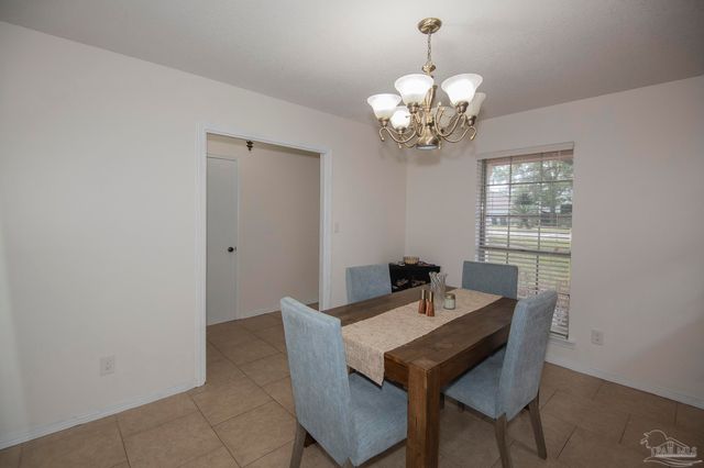 6940 Falcon Dr, Pensacola, FL 32526