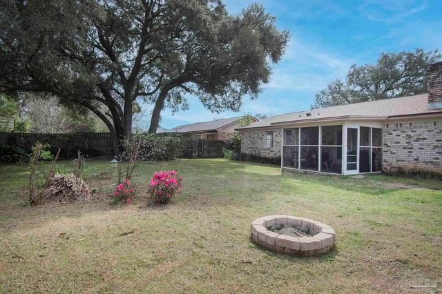 6940 Falcon Dr, Pensacola, FL 32526