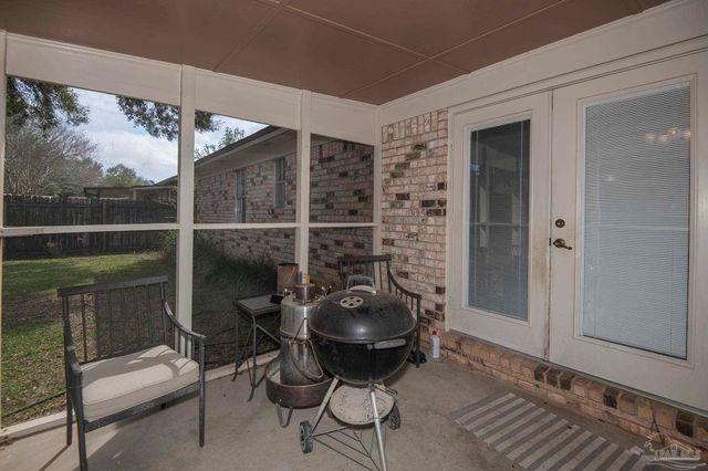 6940 Falcon Dr, Pensacola, FL 32526