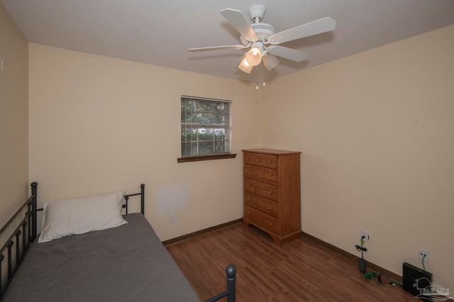 6940 Falcon Dr, Pensacola, FL 32526