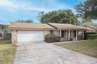6940 Falcon Dr, Pensacola, FL 32526