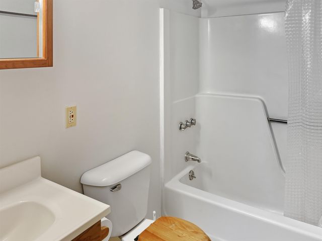 325 Lita Lane, Newmarket, NH 03857