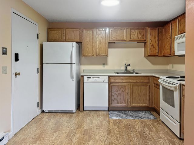 325 Lita Lane, Newmarket, NH 03857