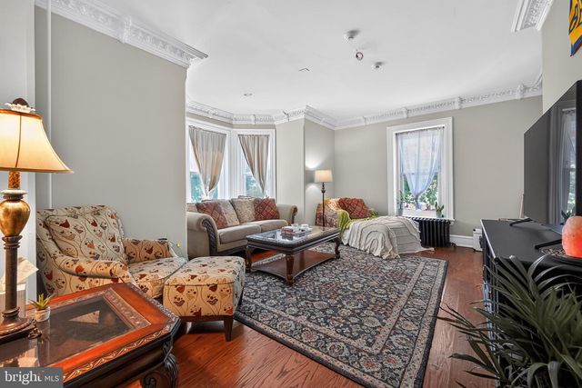 255 S STATE ST, Newtown, PA 18940