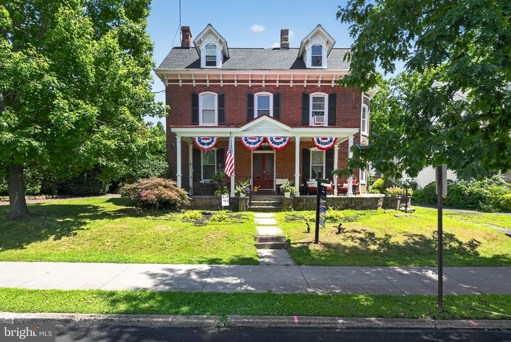 255 S STATE ST, Newtown, PA 18940