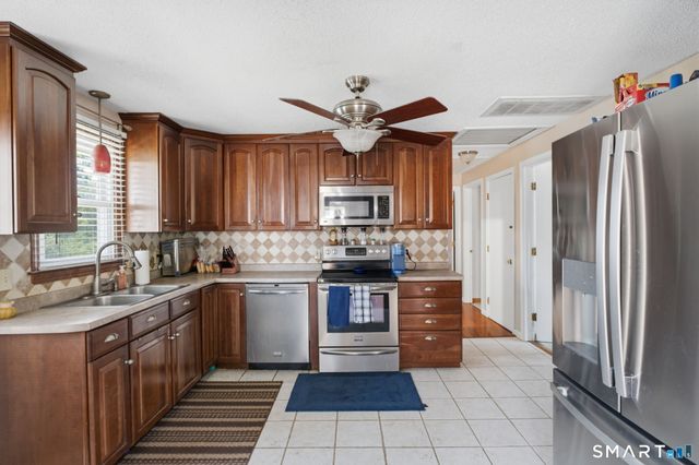 17 Rutherford Street, New Britain, CT 06051