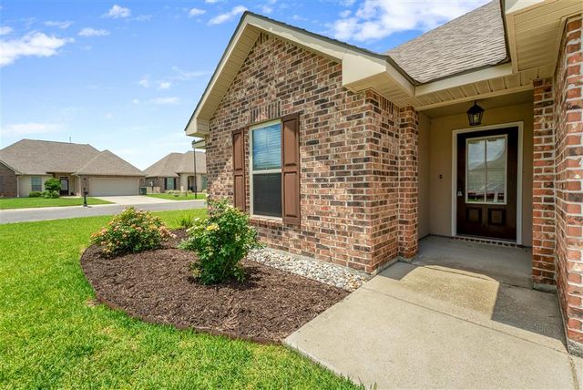 1903 Calvin Ct, Lake Charles, LA 70607