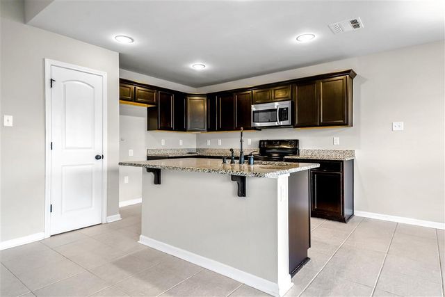 1903 Calvin Ct, Lake Charles, LA 70607