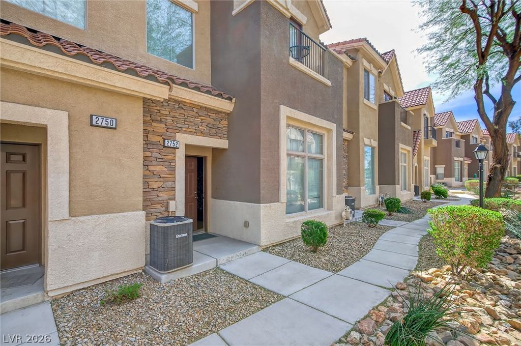 2752 Fountain Vista Lane, Henderson, NV 89074 — exterior