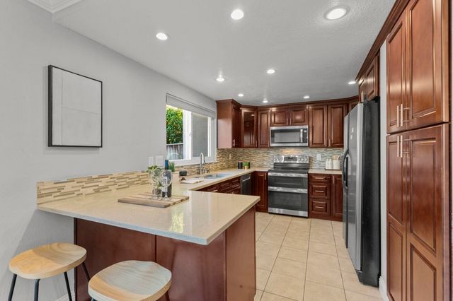 3833 Burton Cmn, Fremont, CA 94536