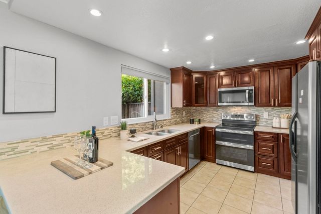 3833 Burton Cmn, Fremont, CA 94536