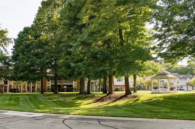 56242 Troon N, Shelby Charter Township, MI 48316