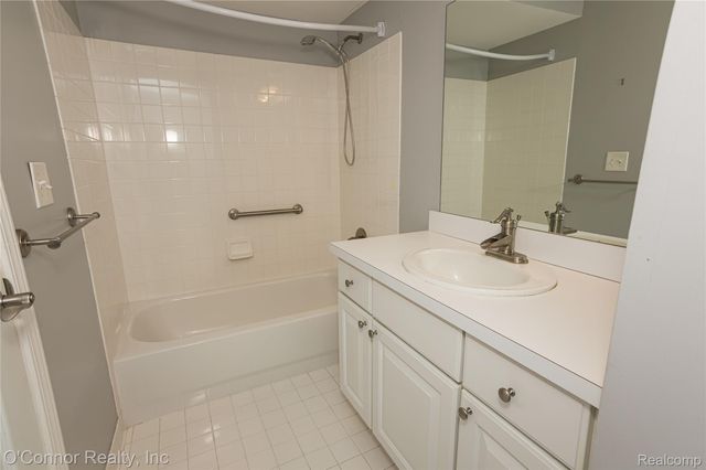 56242 Troon N, Shelby Charter Township, MI 48316