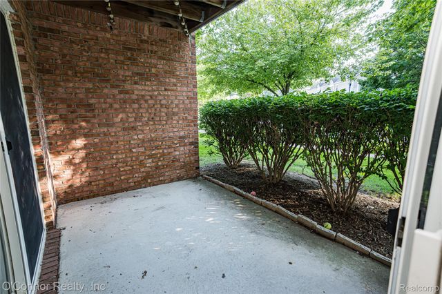 56242 Troon N, Shelby Charter Township, MI 48316