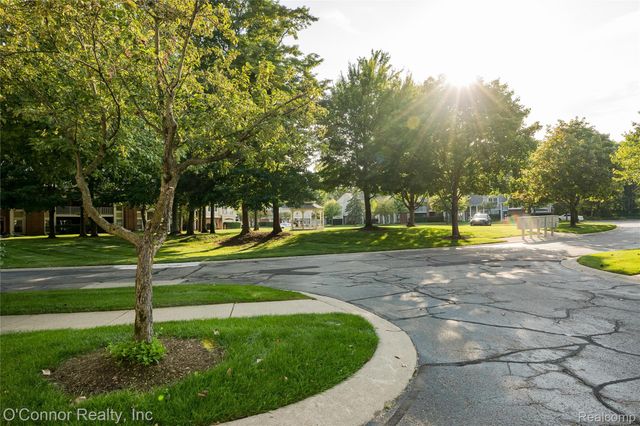 56242 Troon N, Shelby Charter Township, MI 48316
