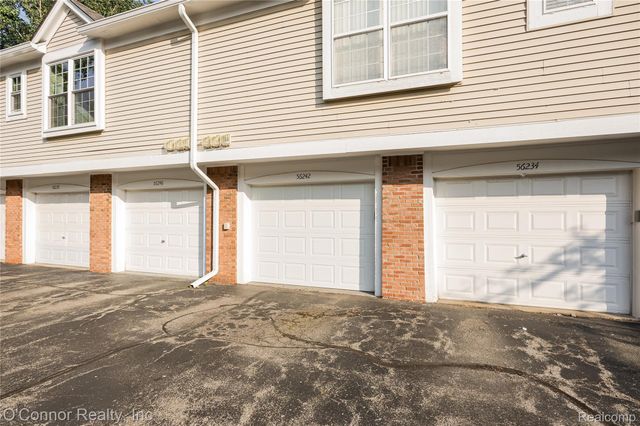 56242 Troon N, Shelby Charter Township, MI 48316