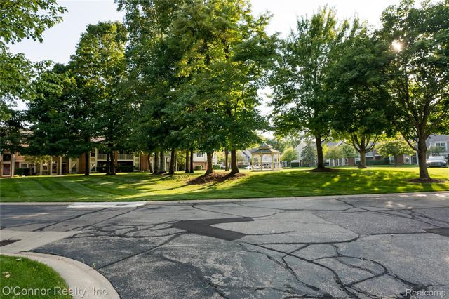 56242 Troon N, Shelby Charter Township, MI 48316