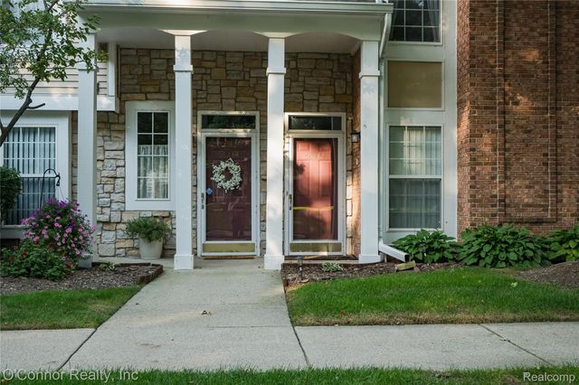 56242 Troon N, Shelby Charter Township, MI 48316