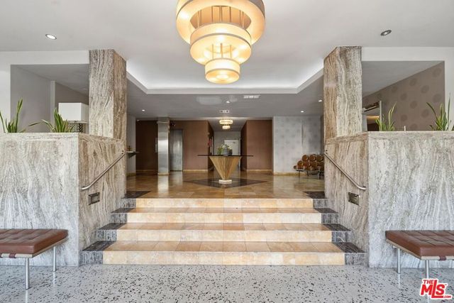 531 N Rossmore Avenue A, Los Angeles, CA 90004