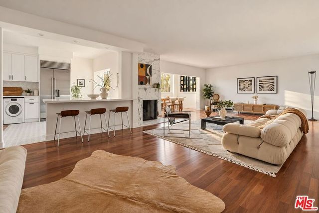 531 N Rossmore Avenue A, Los Angeles, CA 90004