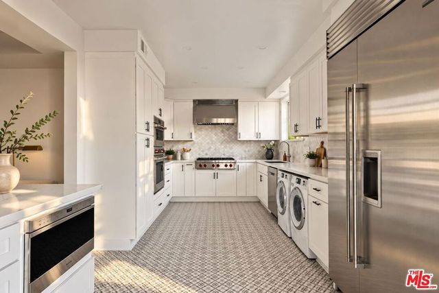 531 N Rossmore Avenue A, Los Angeles, CA 90004