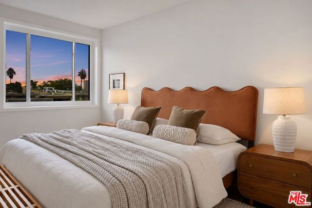531 N Rossmore Avenue A, Los Angeles, CA 90004