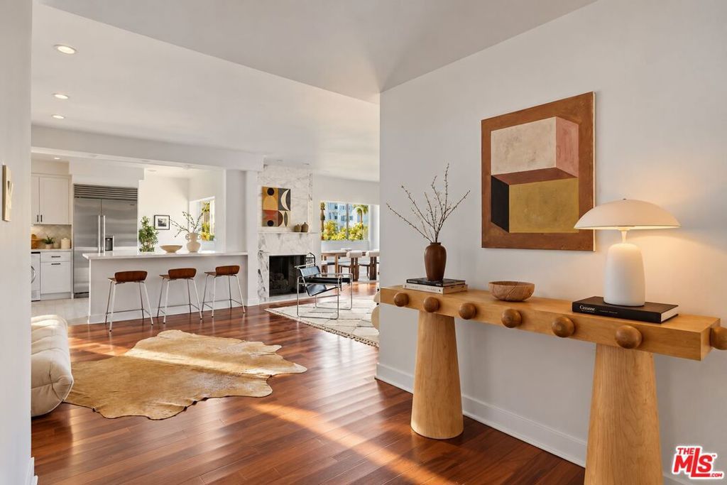 531 N Rossmore Avenue A, Los Angeles, CA 90004 — photo 2