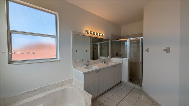 2151 NE 37th Ter, Homestead, FL 33033
