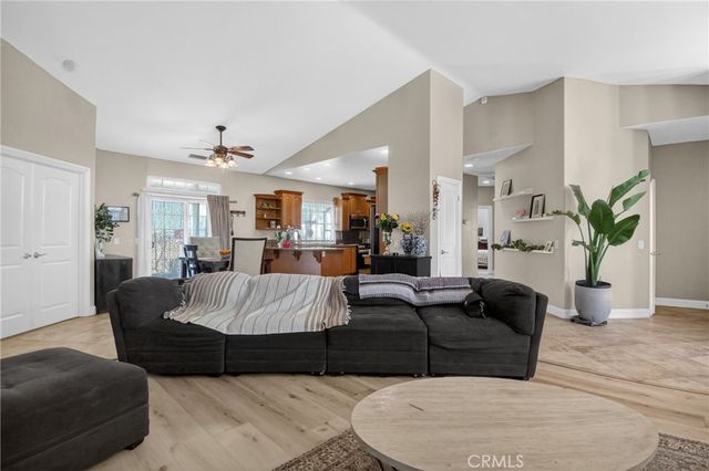 11380 Rochester, Phelan, CA 92371