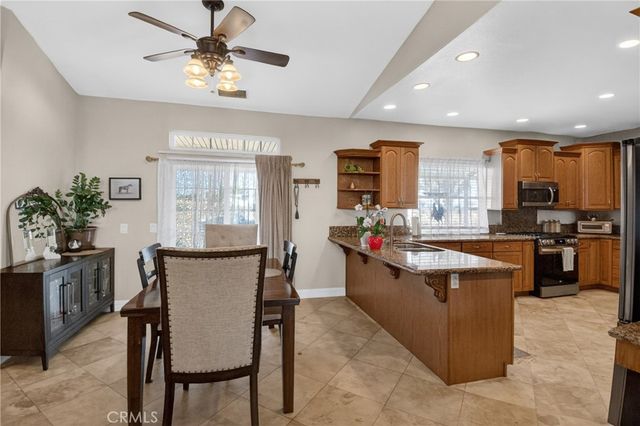 11380 Rochester, Phelan, CA 92371
