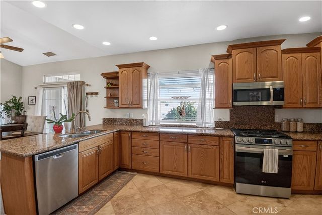 11380 Rochester, Phelan, CA 92371